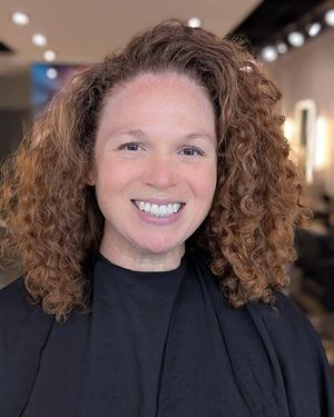 Image post by @studiovasi_salon on Instagram