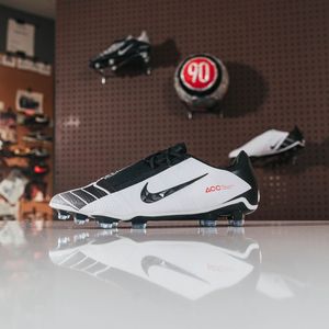 Image post by @soccerdotcom on Instagram