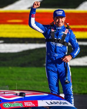 Image post by @NASCAROReillyAP on Twitter