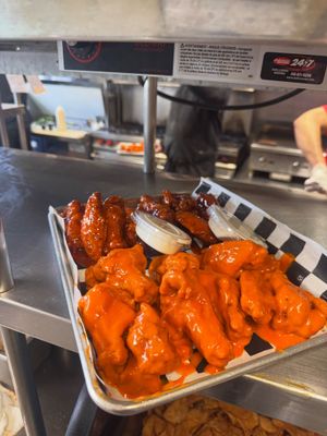 Image post by @wingnutzbarandgrill on Instagram