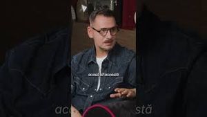 Video post by @lauracomanl on YouTube