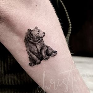 Image post by @christina.lineartattoo on Instagram