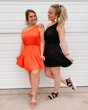 Image post by @shopfillyflair on Instagram