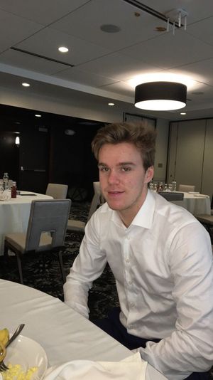 Image post by @hallsy09 on Twitter