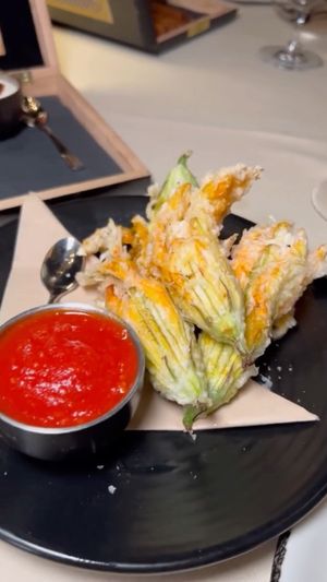 Video post by @lipsmackingfoodie on Instagram