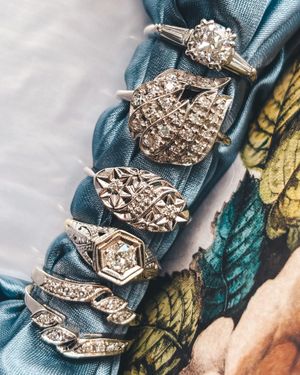Image post by @maejeanvintage on Instagram