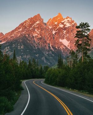 Image post by @nationalparkscollective on Instagram