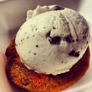 Image post by @insomniacookies on Instagram