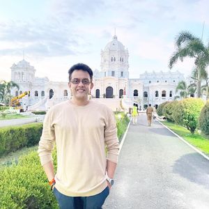 Image post by @vikramsampath on Instagram