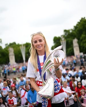 Image post by @lionesses on Instagram