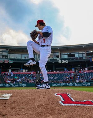 Image post by @greatlakesloons on Instagram