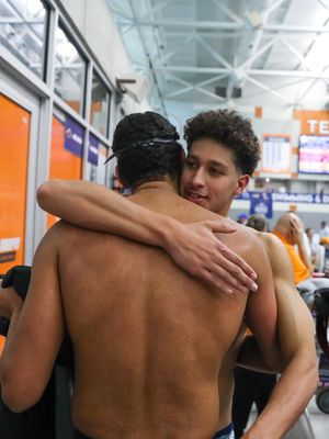 Image post by @gatorsswimdv on Instagram