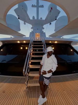 Image post by @kevinhart4real on Instagram