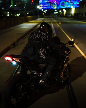 Image post by @hustle_raw on Instagram