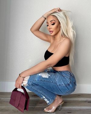 Image post by @nataliadavisofficial on Instagram