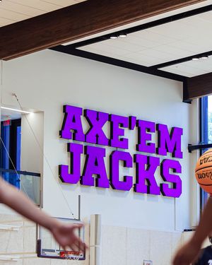 Image post by @sfa_wbb on Instagram
