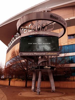 Image post by @moda_center on Instagram