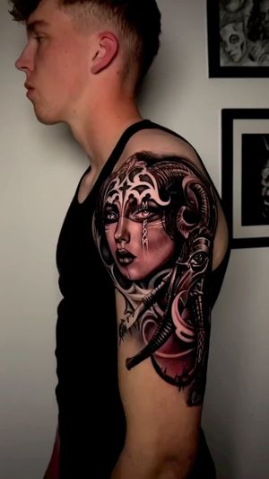 Video post by @skindesigntattoos on Instagram