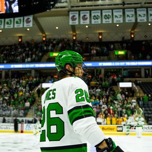 Image post by @undmhockey on Instagram