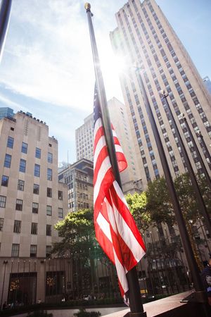 Image post by @rockcenternyc on Twitter
