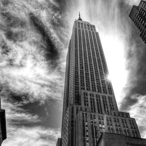Image post by @empirestatebldg on Instagram