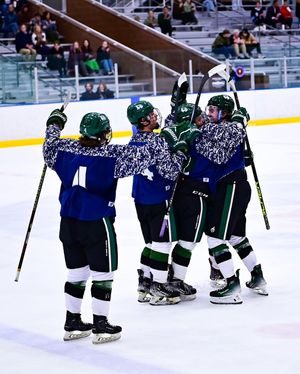 Image post by @uvumenshockey on Instagram
