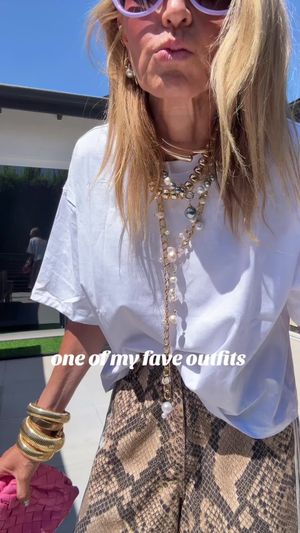 Video post by @shop.with.caroline on TikTok