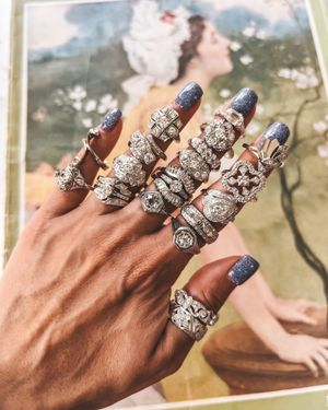 Image post by @maejeanvintage on Instagram