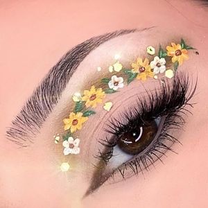 Image post by @blinkingbeaute on Instagram
