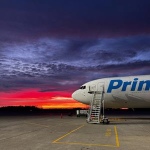 Image post by @amazon on Twitter