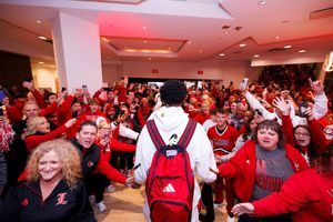 Image post by @LouisvilleMBB on Twitter
