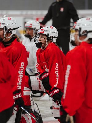 Image post by @swissicehockeywomen on Instagram