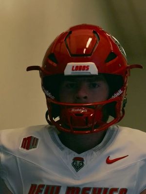 Image post by @unmlobofb on Instagram
