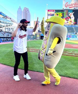 Image post by @CleHotDogs on Twitter