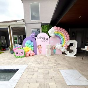 Image post by @Heather's Balloon Boutique & Decor on Facebook