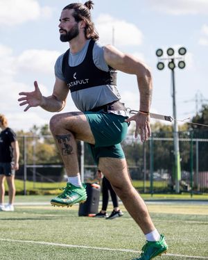 Image post by @les7spellman on Instagram