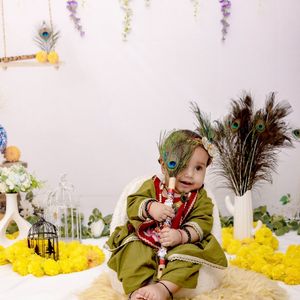 Image post by @newbornbabyphotographystudio on Instagram