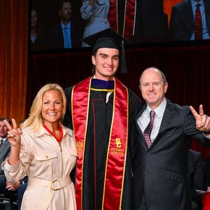 Image post by @uscmenstennis on Instagram