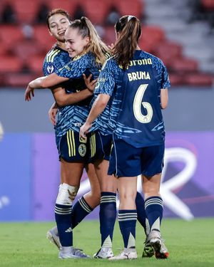 Image post by @americafemenil on Instagram