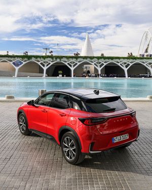 Image post by @discoverlexus on Instagram