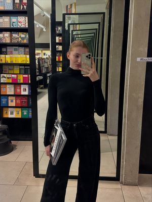 Image post by @laurammaske on Instagram