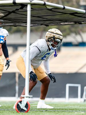 Image post by @UCLAFootball on Twitter