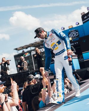 Image post by @chaseelliott9 on Instagram