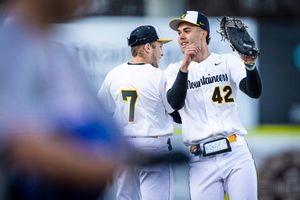 Image post by @AppBaseball on Twitter