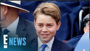 Video post by @enews on YouTube