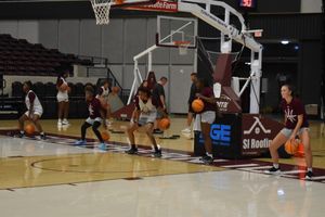 Image post by @siu_wbasketball on Instagram