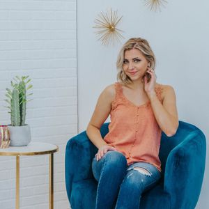 Image post by @shopfillyflair on Instagram
