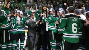 Image post by @UNDmhockey on Twitter