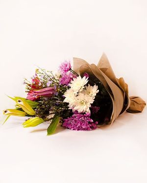 Image post by @sayitwithflowerspk on Facebook