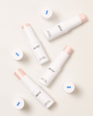 Image post by @hustlebeauty on Instagram